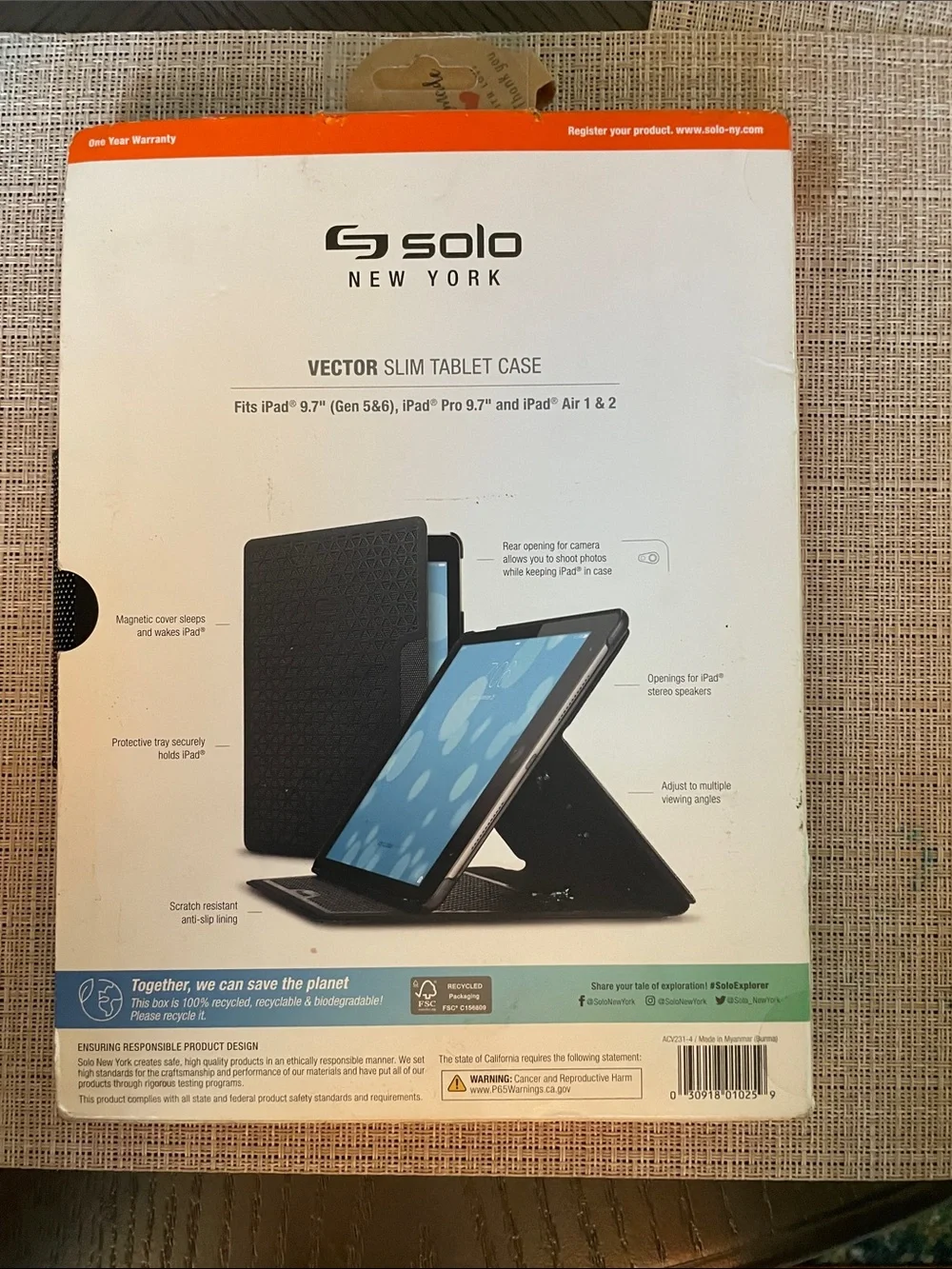 solo Vector Slim Tablet Case in Black